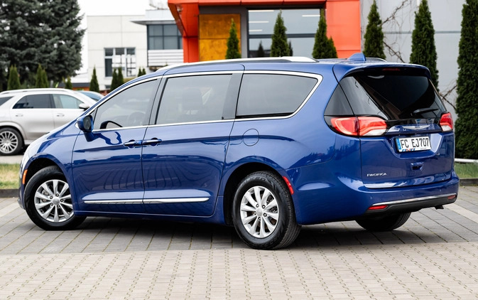 Chrysler Pacifica cena 138900 przebieg: 88000, rok produkcji 2020 z Szczecin małe 781